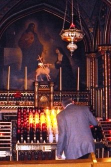 notre dame light a candle